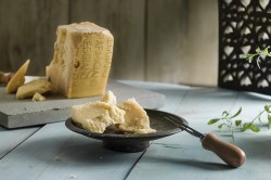 PARMIGIANO REGGIANO HALAL 18 MONTHS