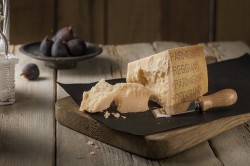 PARMIGIANO REGGIANO KOSHER 18 MONTHS